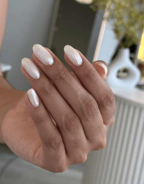 vanilla chrome manicure